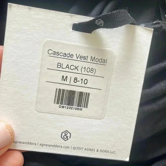 NWT Agnes & Dora Cascade Vest Cardi Black Pockets Soft Sz M - Picture 10 of 11